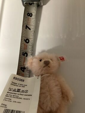 Steiff Bear # 690068